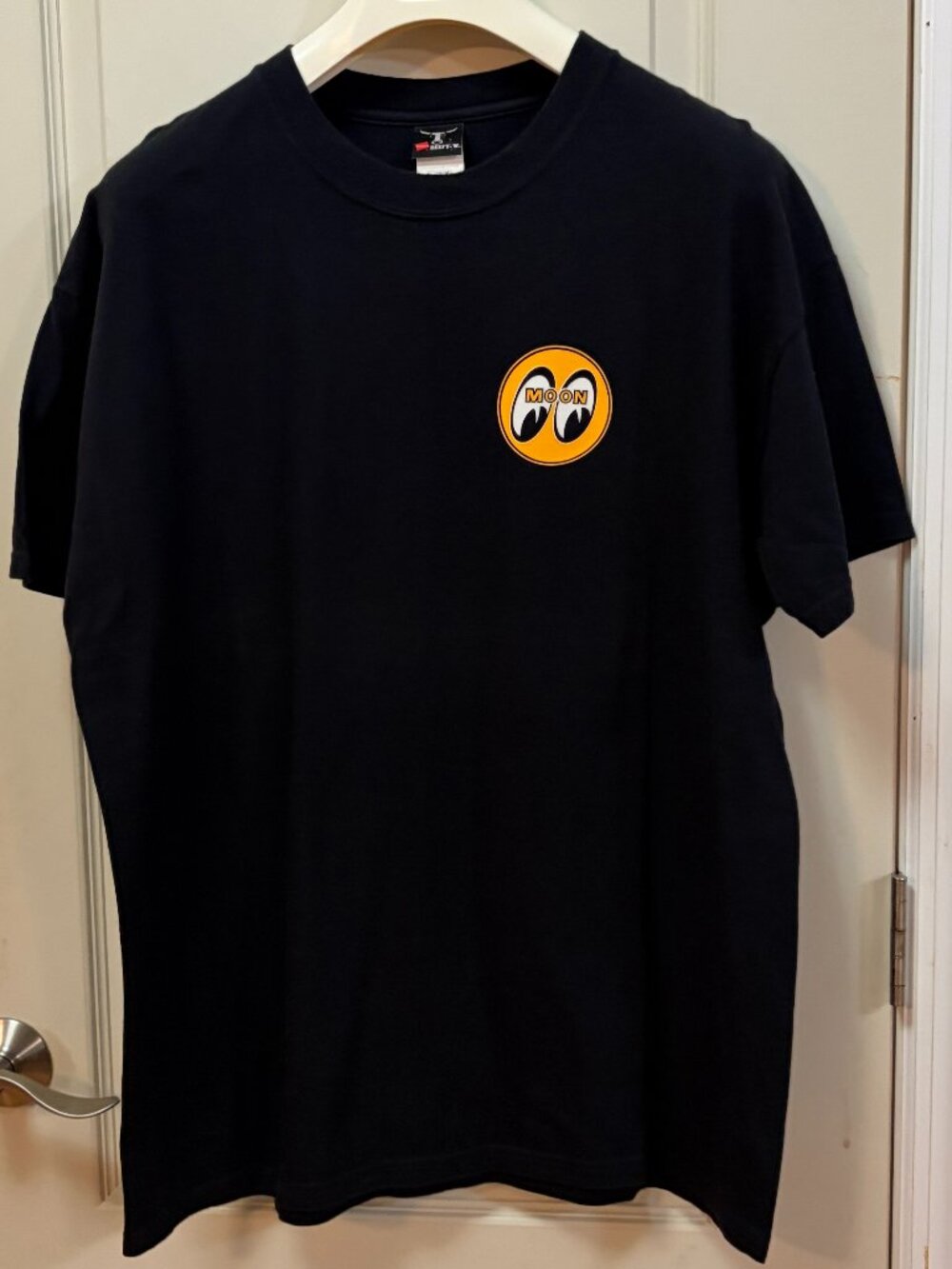 Hanes Men's XL (46-48) 100% Preshrunk Cotton "Mooneyes" S/S T-shirt. Black.